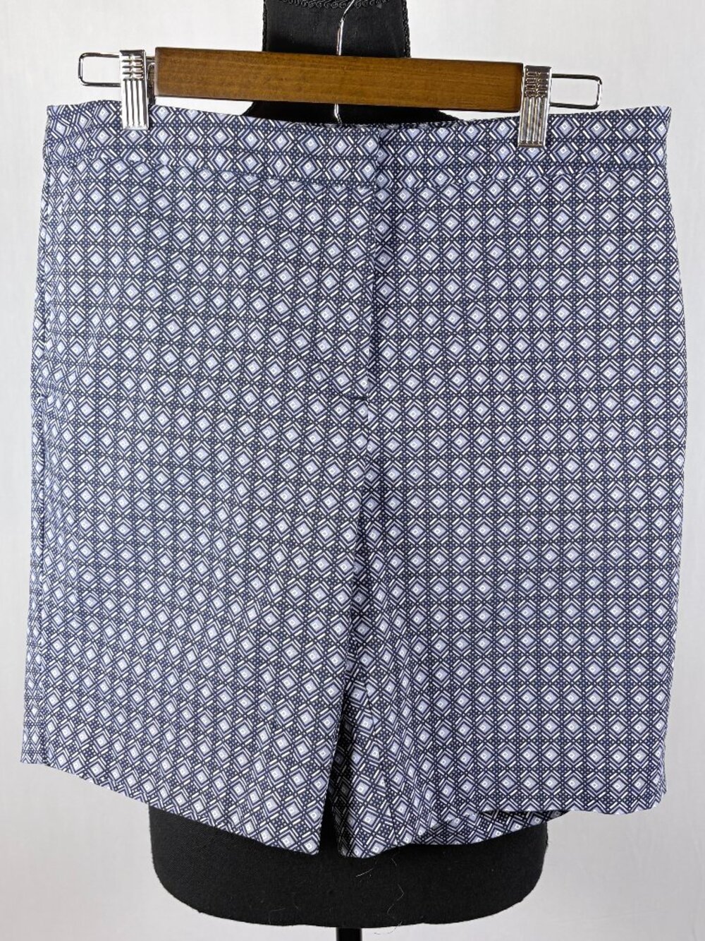 Mario Serrani Italy | Geometric Print Bermuda Shorts | 10 | Navy White Preppy